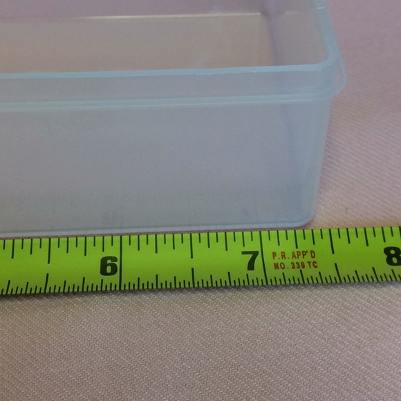 FINAL SALE PRICE Opaque Vented Storage & Strawberry Slicer - Picture 3 of 6